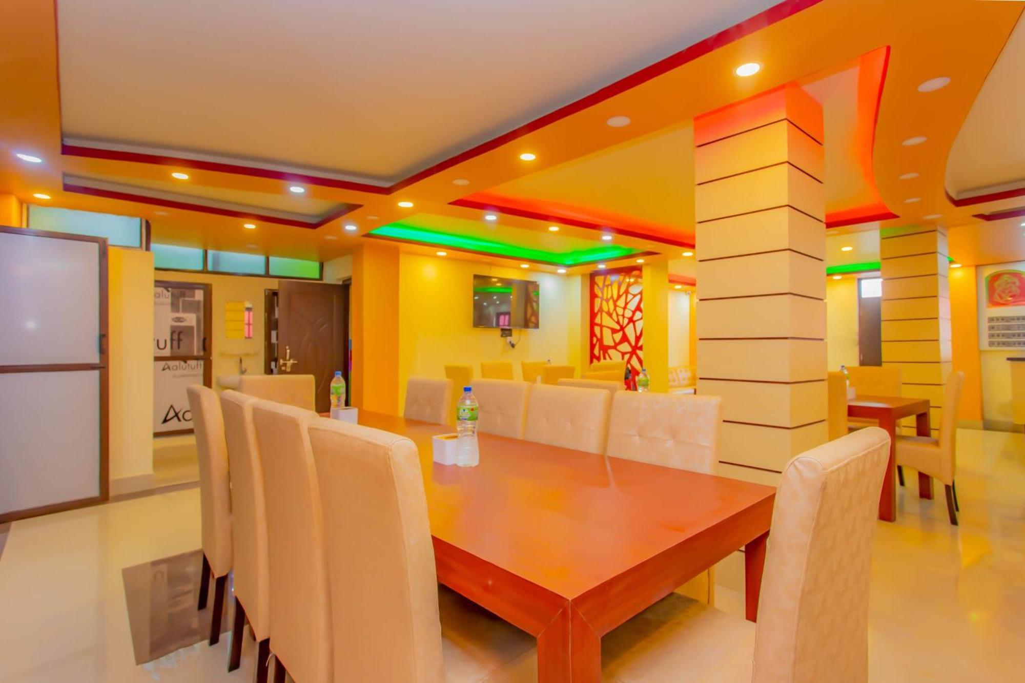 קטמנדו Oyo 589 Hotel Trimurti מראה חיצוני תמונה