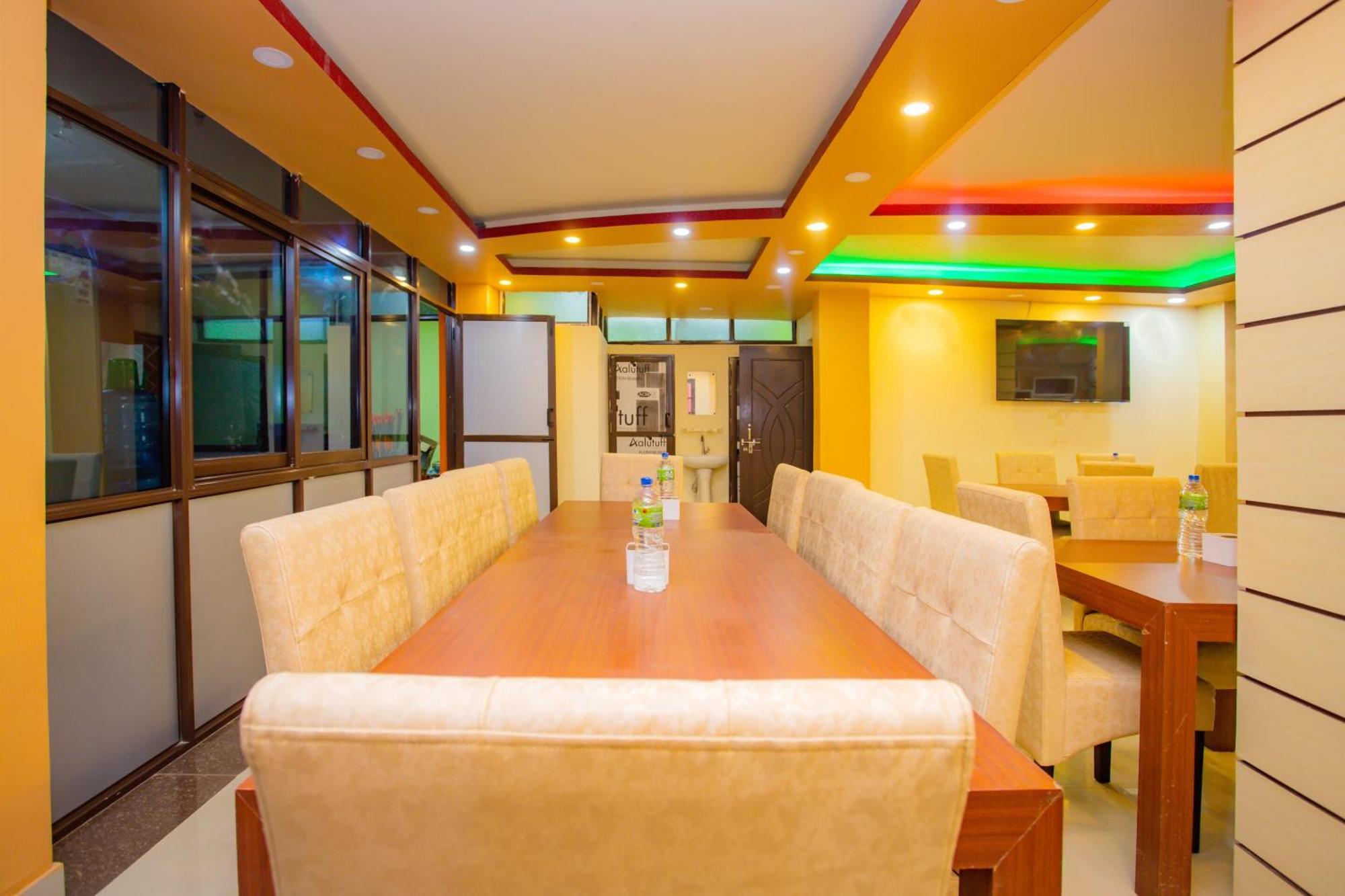 קטמנדו Oyo 589 Hotel Trimurti מראה חיצוני תמונה